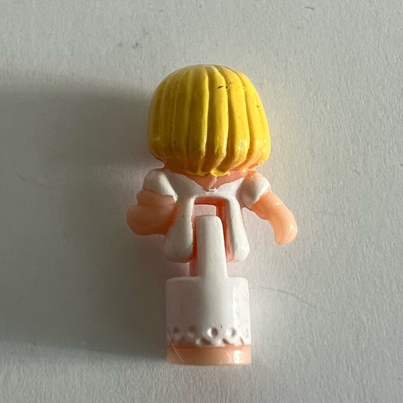 Vintage Polly Pocket Mattel 1996 Sparkle Surprise Wedding Day Locket Trista Doll - Picture 2 of 3